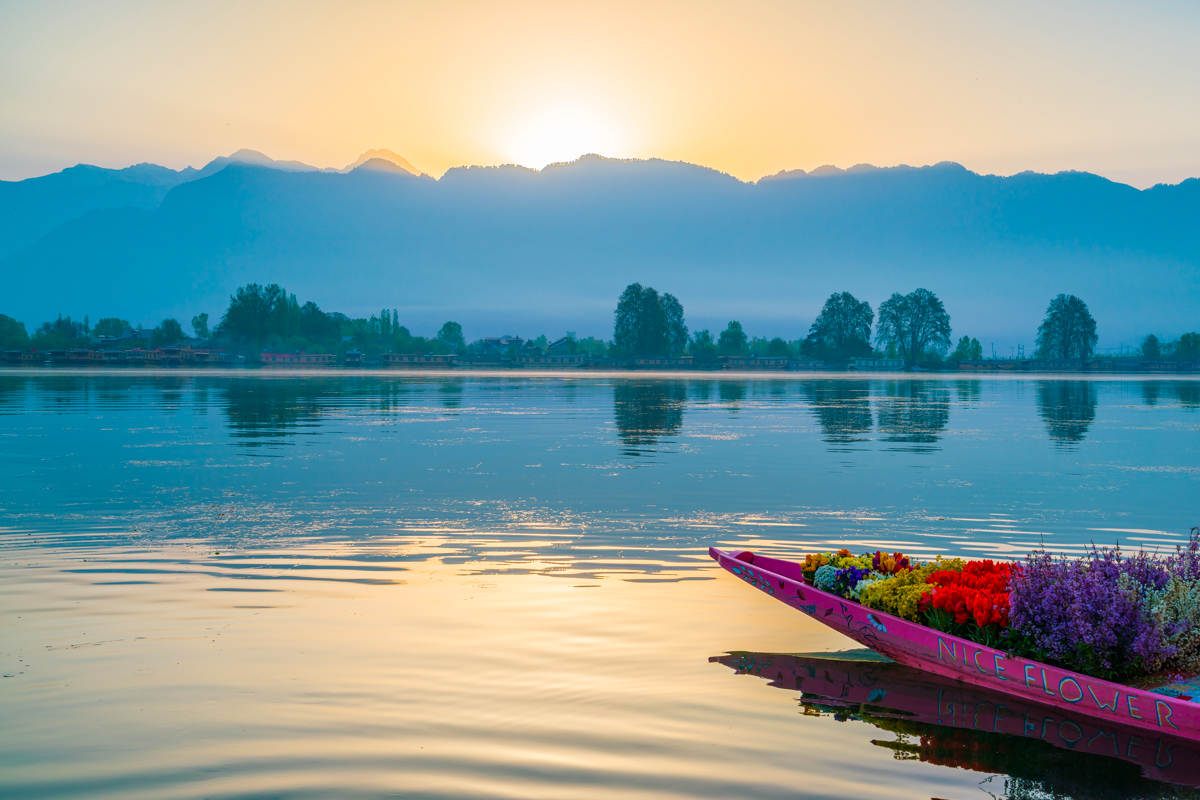 Glamorous Kashmir Tour for Couples | Path to Paradise